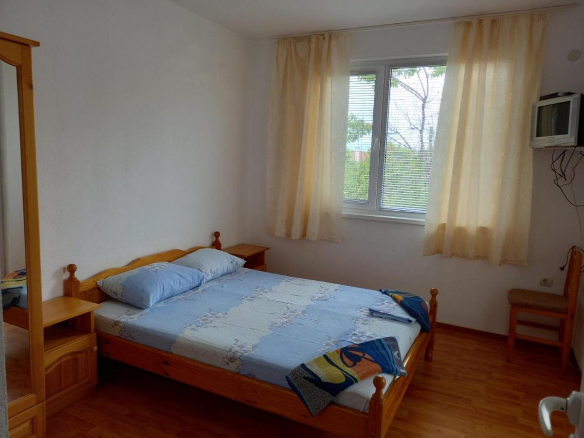 Vili Marina Rooms Krapets  Bagian luar foto